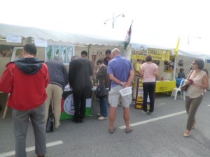 beaucoup de monde autour de notre stand