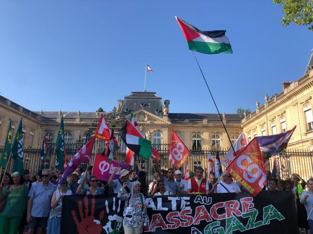 Une marche contre l’embrasement